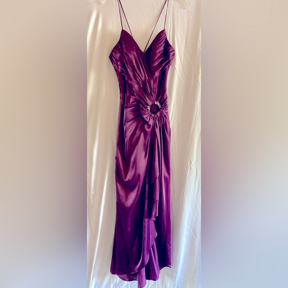 MeProm by Moonlight Bridal Dark burgundy prom dress size 4